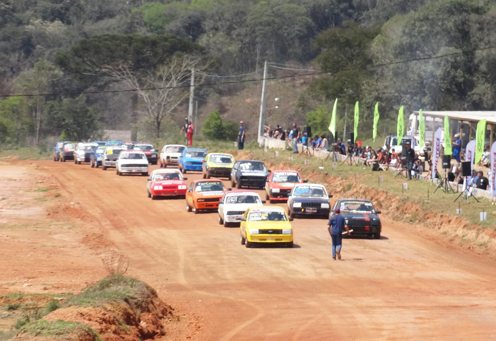 Penúltima etapa da Velocidade na Terra tem a participação de 61 carros
