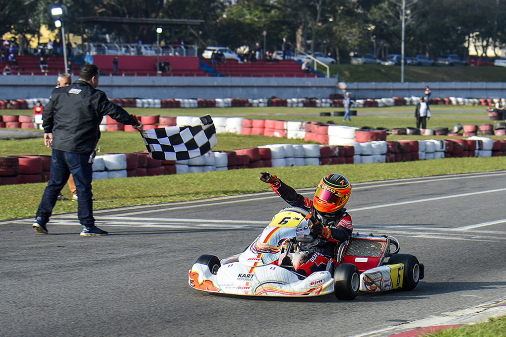 Guilherme Moleiro estreia chassi Kart Republic com vitória na Copa São Paulo Light de Kart