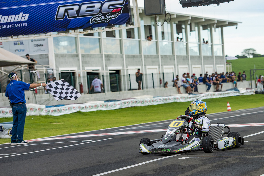 Artur Hoff é Top 5 no Brasileiro de Kart