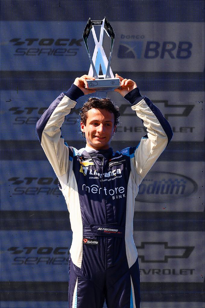 Ibiapina conquista dois pódios na estreia da Stock Car Series