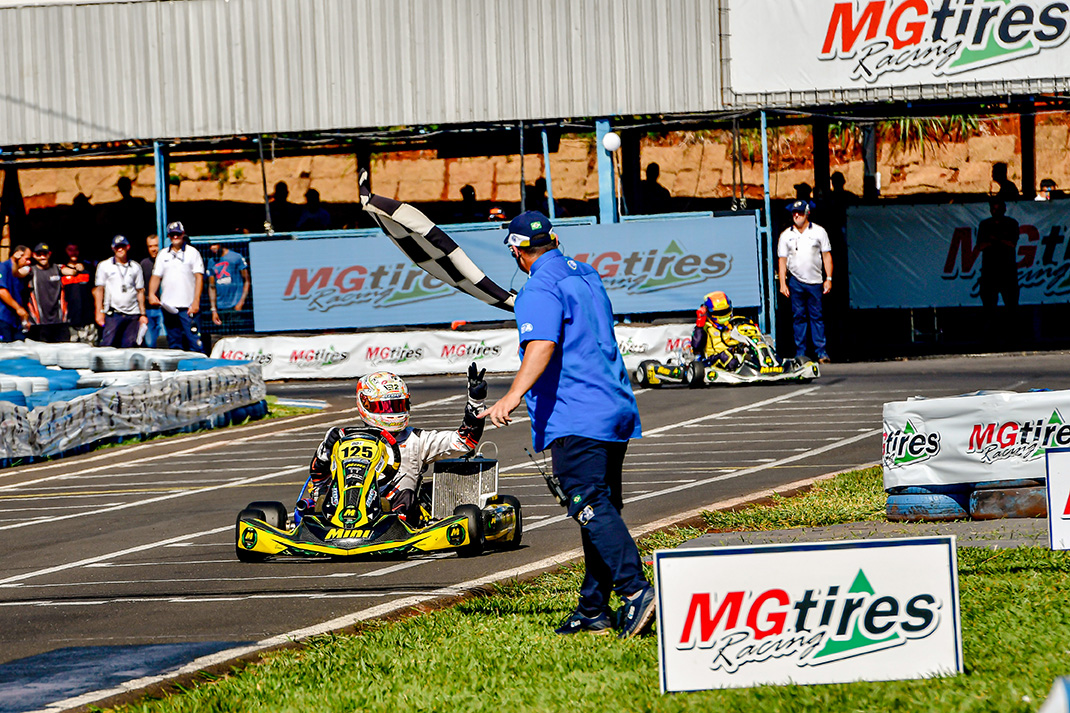 Quatro paranaenses são campeões no Brasileiro de Kart em Londrina