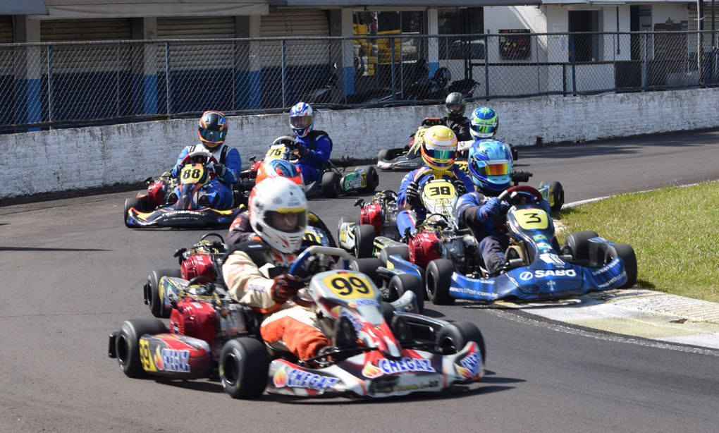 Citadino de Kart de Foz do Iguaçu prossegue neste sábado com a 3ª etapa