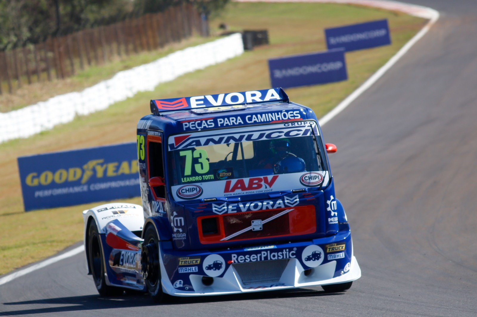 Totti se prepara para a Copa Truck em Goiânia com treino em Londrina