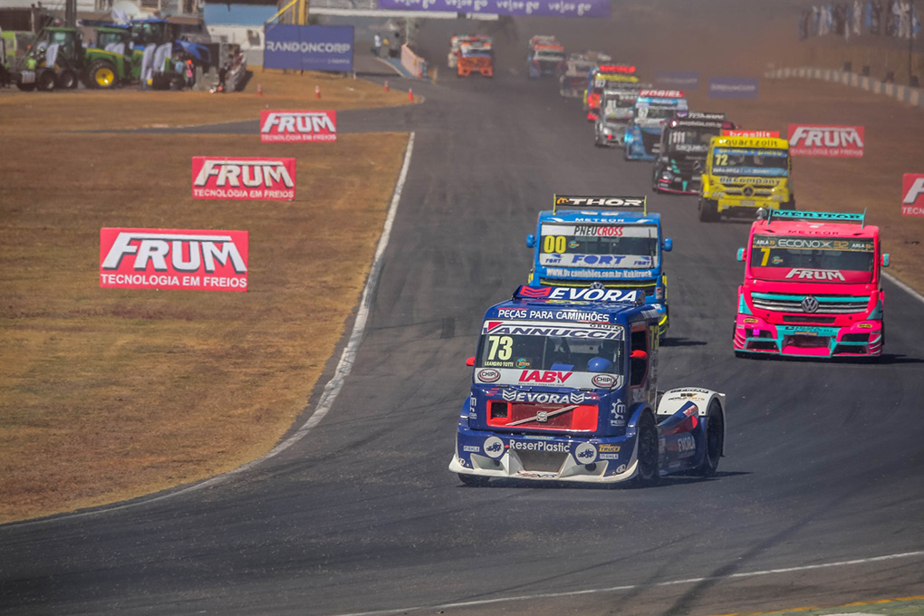 Totti abandona a Copa Truck em Goiânia com problemas hidráulicos