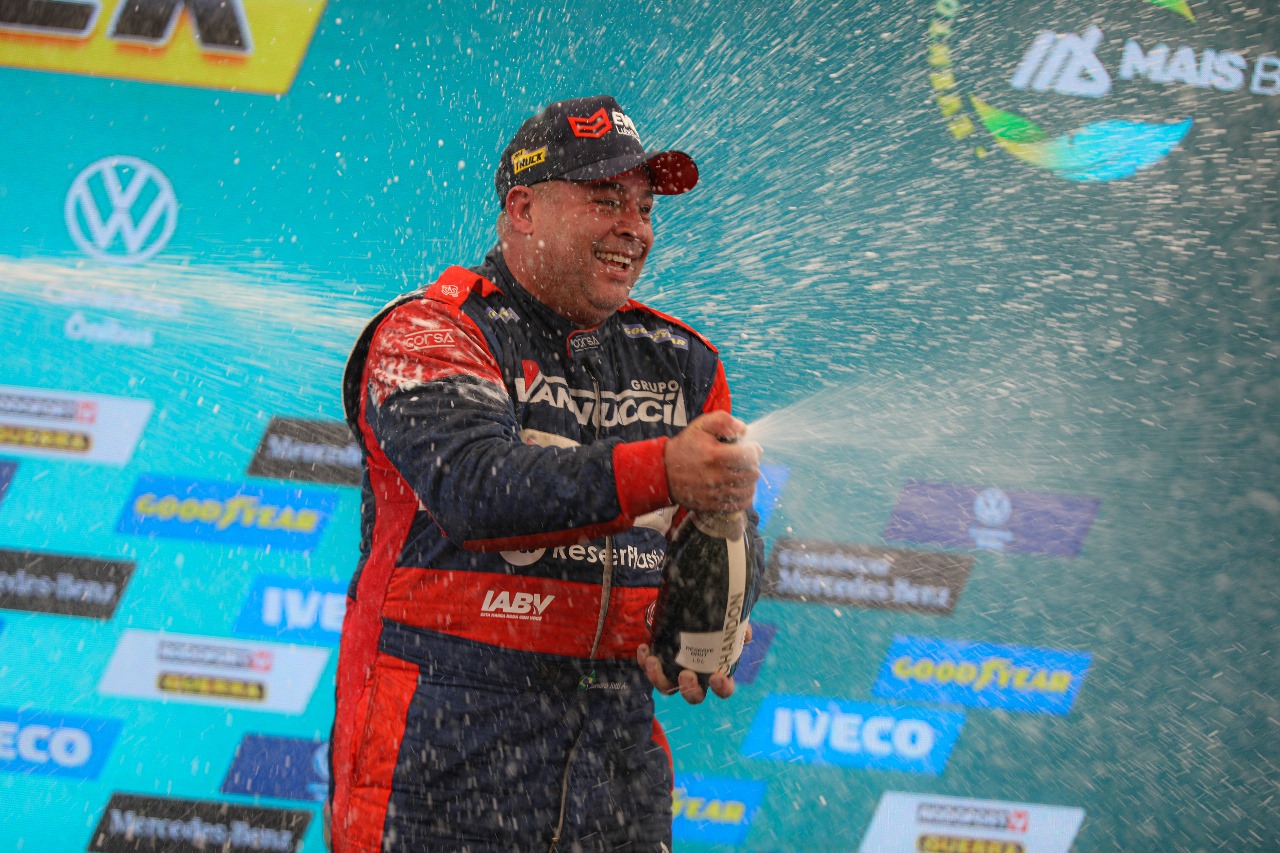 Leandro Totti leva a Vannucci Racing ao pódio no encerramento da Copa Truck