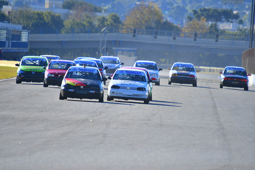 Curitiba abre o Paranaense de Velocidade