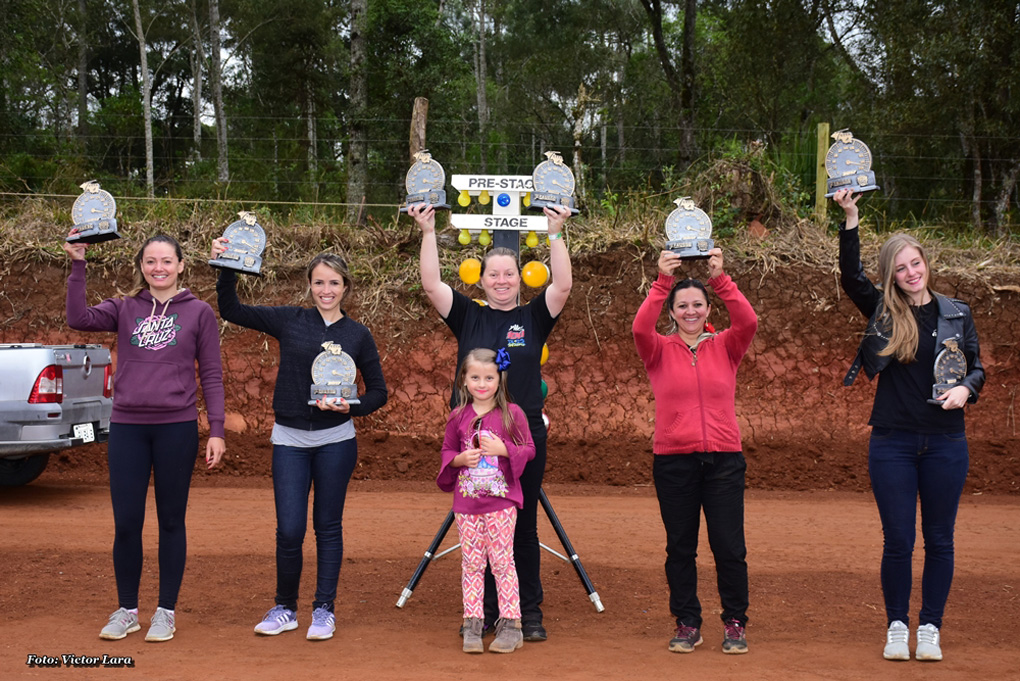 Cresce a participação feminina no automobilismo do Paraná