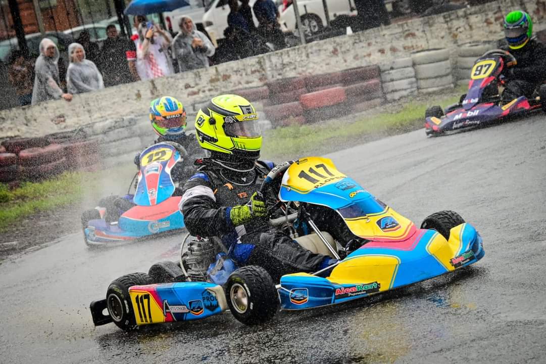 Com chuva, Kart Park realiza 1ª etapa do Metropolitano de Kart de Curitiba