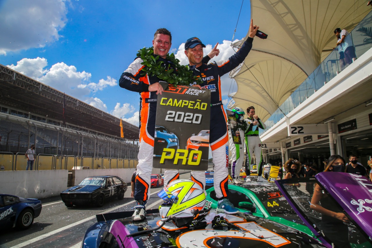 Sperafico é campeão na GT Sprint Race
