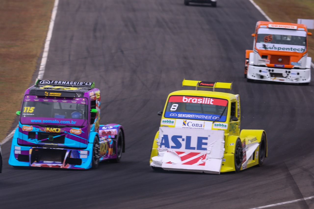 Rodrigo Pimenta tem sua estreia na Copa Truck frustrada por um toque