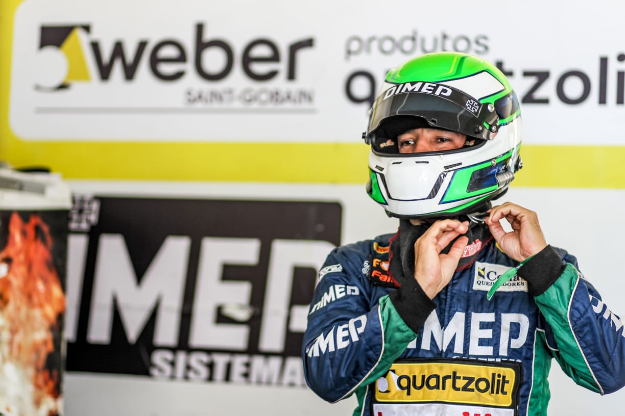 Rodrigo Pimenta tem alavanca do câmbio quebrada e larga em 17º