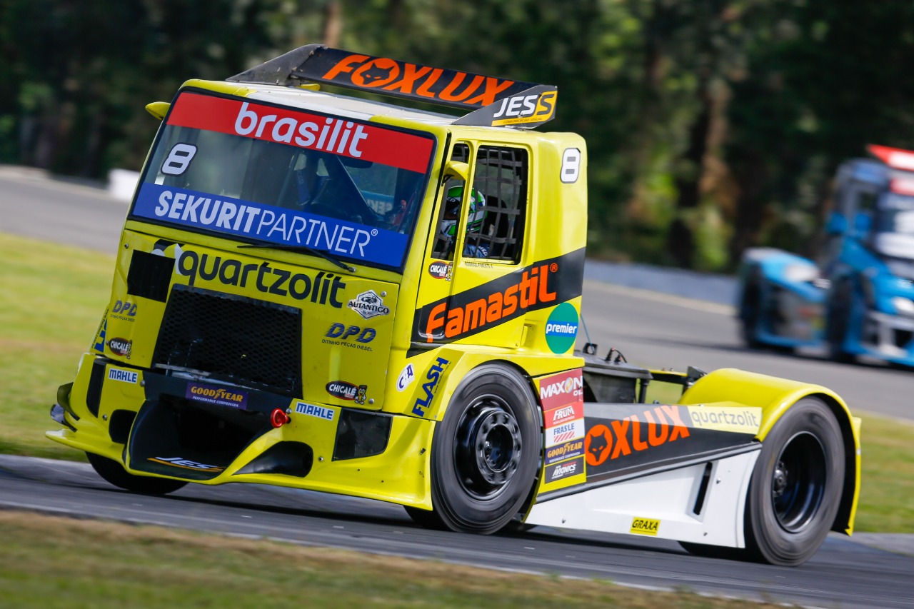 Rodrigo Pimenta larga na sexta fila no grid da Copa Truck em Curitiba