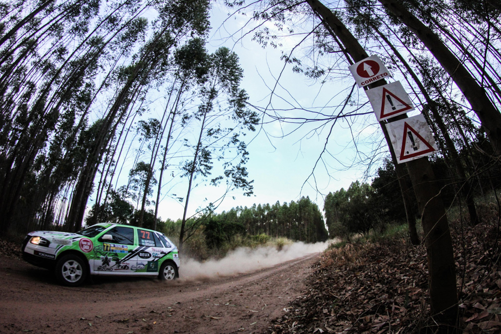 Cascavelenses mantêm a liderança no Brasileiro de Rali de Velocidade