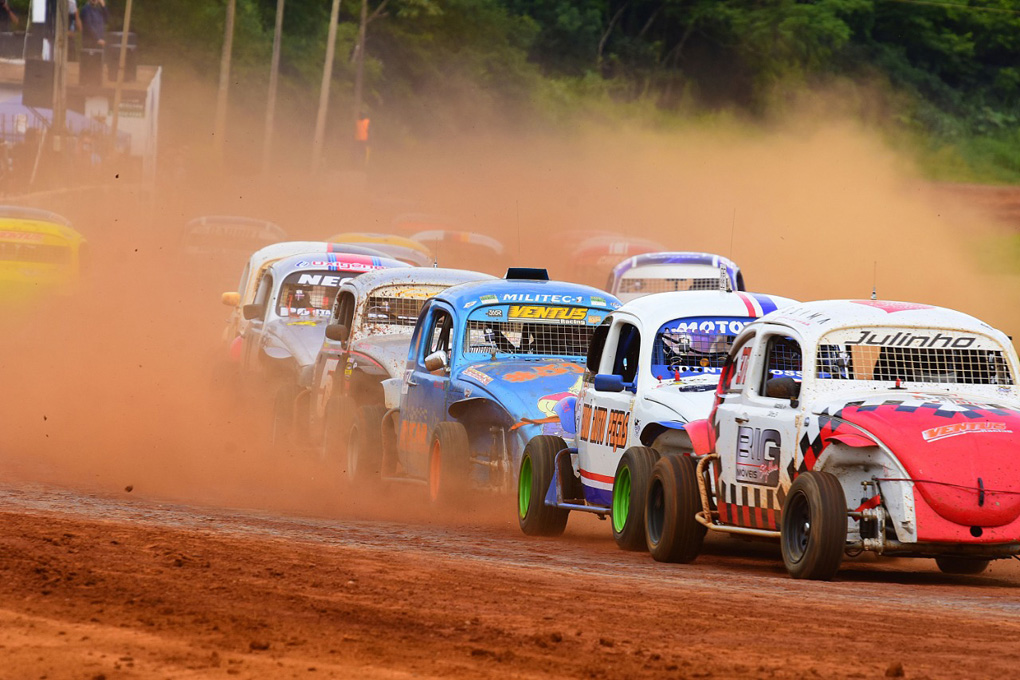 Previsão de chuva adia provas de Velocidade na Terra no Paraná