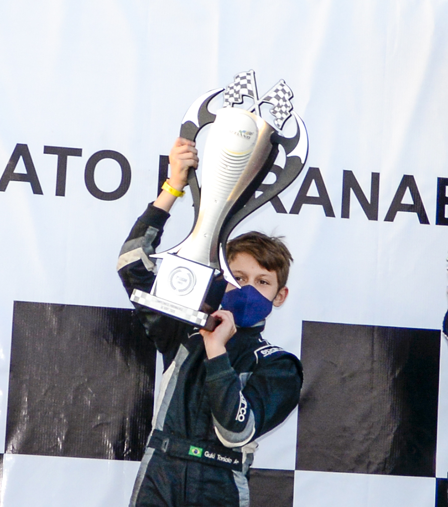 Toniolo conquista o título de vice-campeão Paranaense de Kart