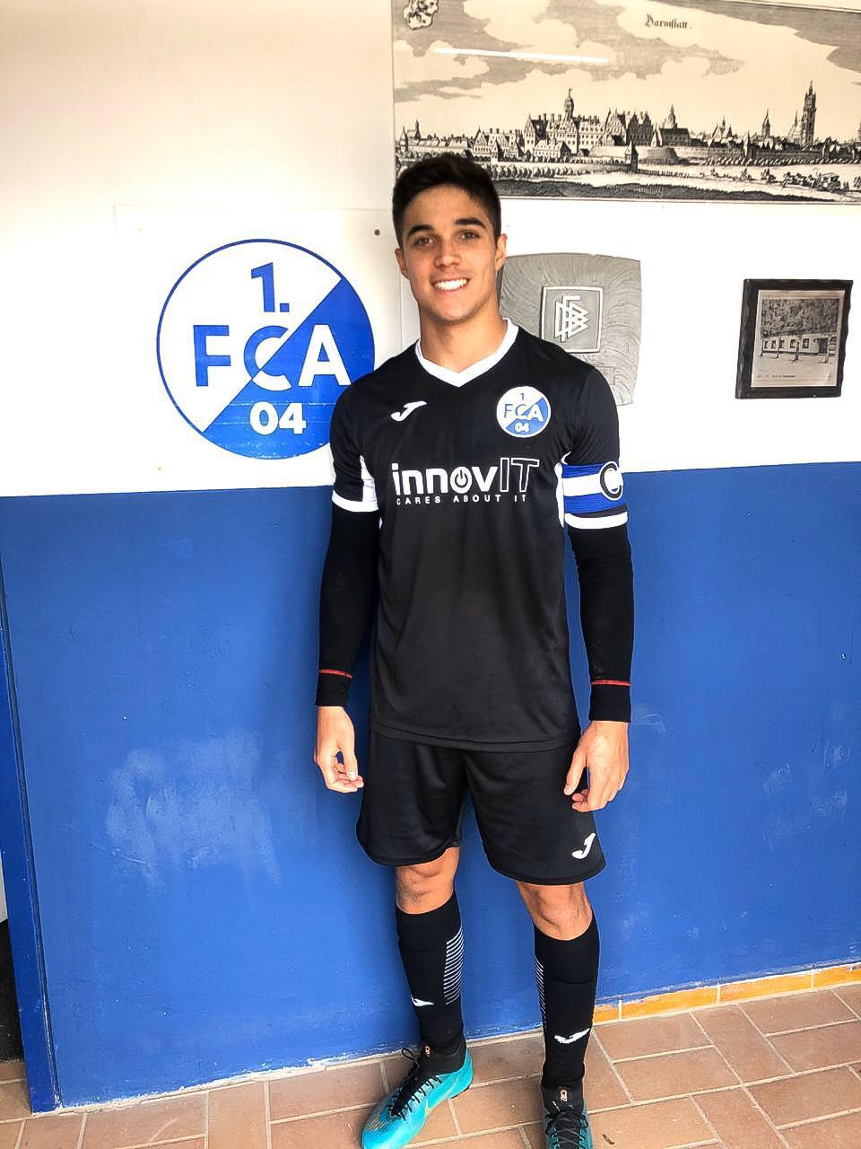 Irmão de piloto de motovelocidade vai jogar futebol na Alemanha